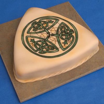 Celtic Knot Cake