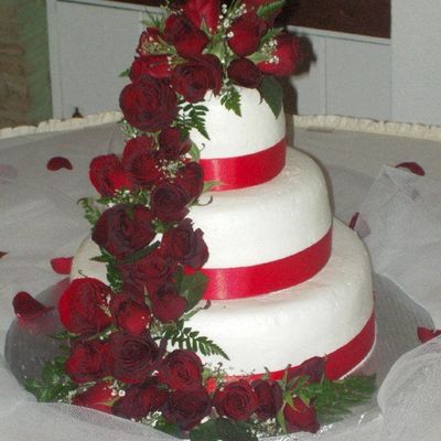 Faux Fondant With Fresh Roses