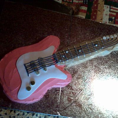 Guitar Cake