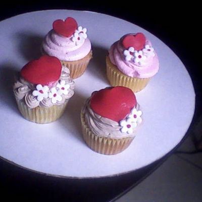 Heart And Flowers Cupcakes