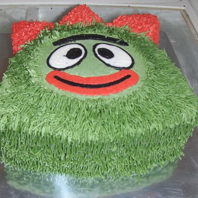 Brobee Smash Cake