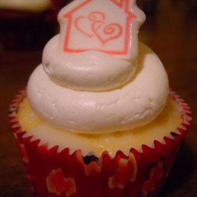 French Vanilla Creme Cupcake