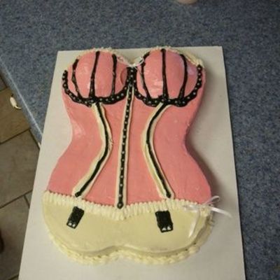 Bustier Cake