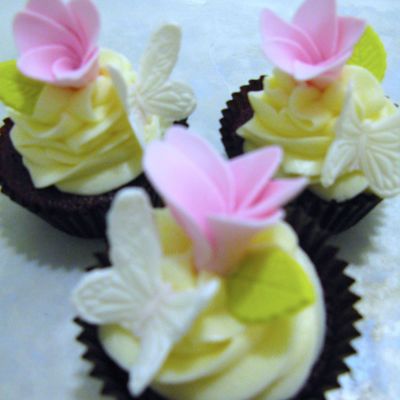 Frangpani Cupcake