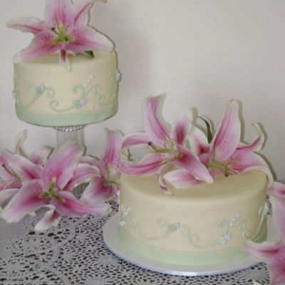 Lily Wedding Cake