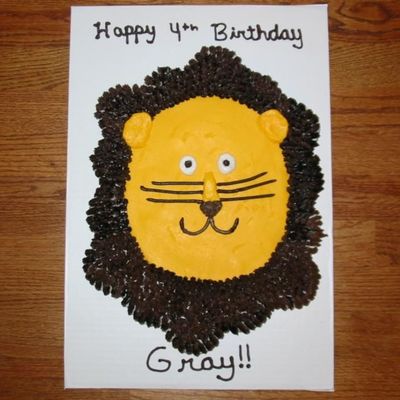 Lion Face Cupcake Cake