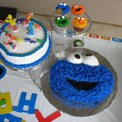 Cookie Monster Cake And Sesame Street Character Cupcakes