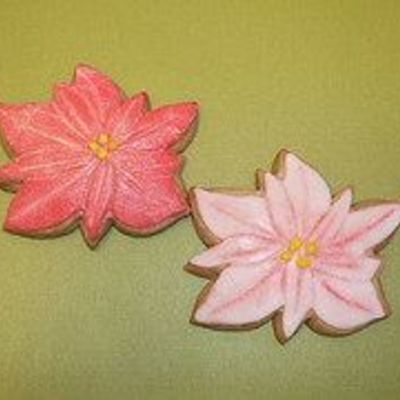 Poinsettia Cookies