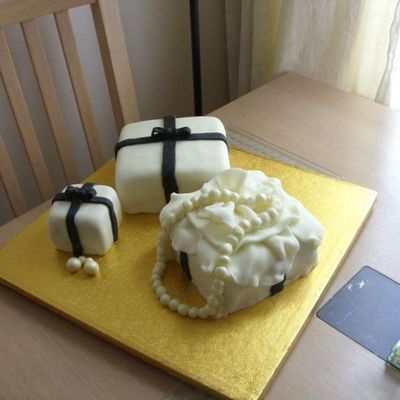 Pearl Necklace And Earrings Gift Boxes