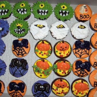 More Halloween Cupcakes