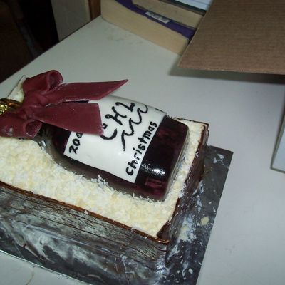 Wine Present Cake