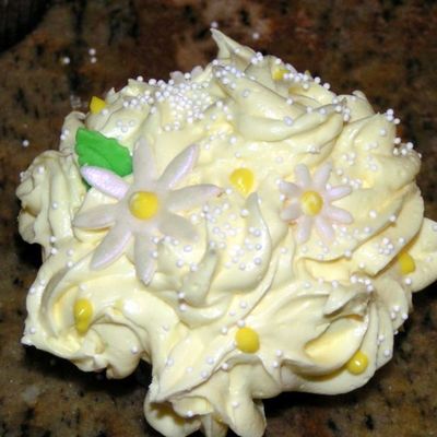Lemon Daisy Cupcake