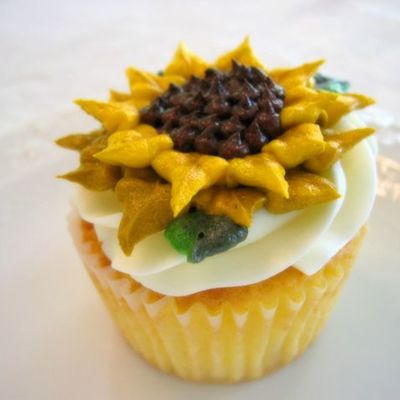 Sunflowercupcake.jpg