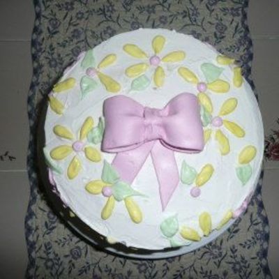 White Almond Cake W / Chocolate Cream