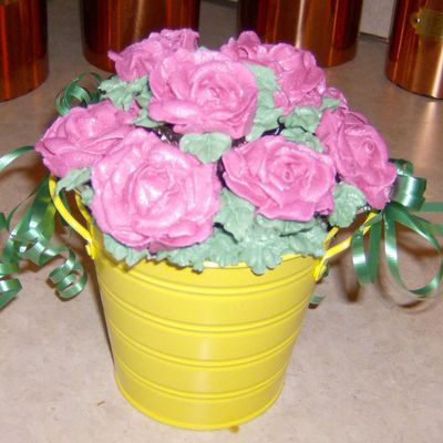 Rose Bouquet Pot