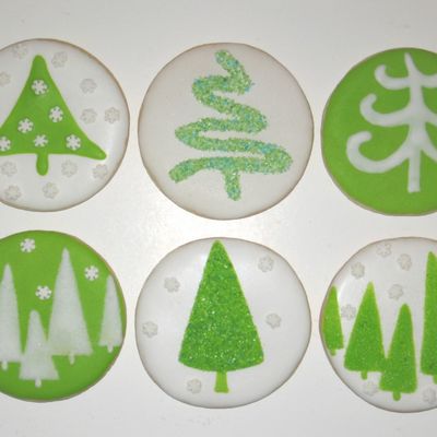 Green And White Christmas Cookies