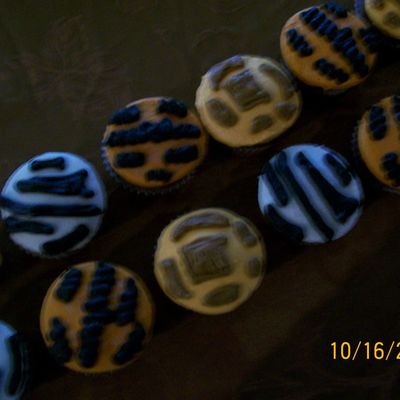 Animal Print Cupcakes
