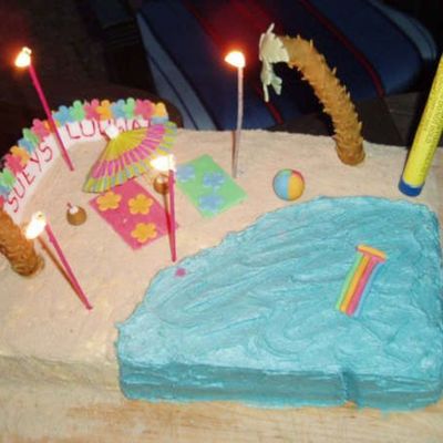 Luwwai Hen Night Cake