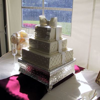 Buttercream Iced With Bow