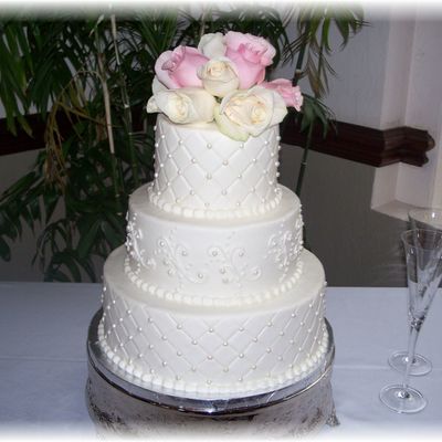 Quilted/pearls Wedding Cake