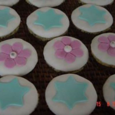 Star & Flower Cupcakes