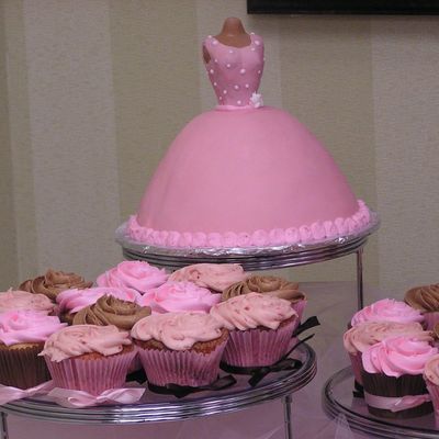 Shower Cake/cupcakes