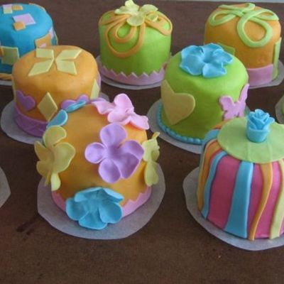 Georgia's Mini Birthday Cakes