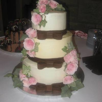 Round Wedding Cake