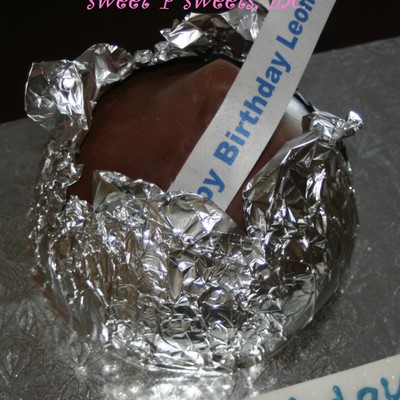 Giant Chocolate Kiss!