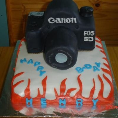 Cannon Camera Cake