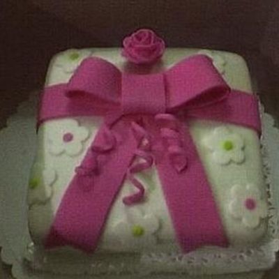 Fondant Cake From Wilton Course 3