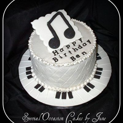 Musical Birthday Cake