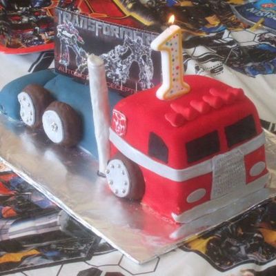Optimus Prime Transformers Cake