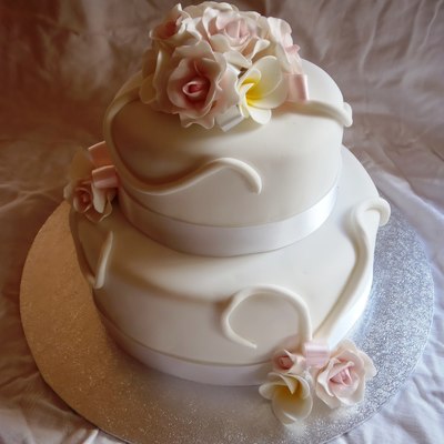 Frangi And Rose Wedding Cake