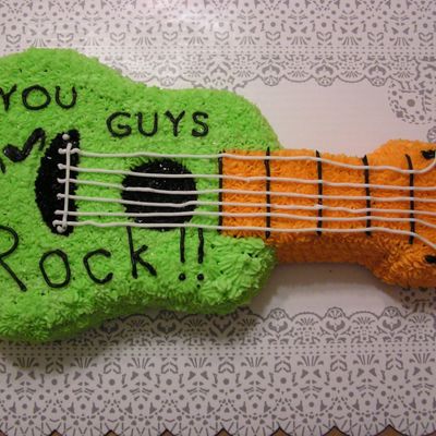 Guitar Cake