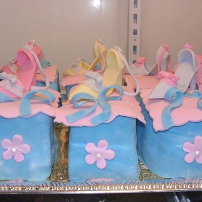 Mini High Heel Shoe Cakes