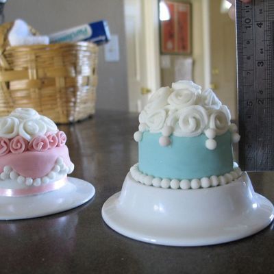 Mini Cakes.. About 2.5-3" Tall.