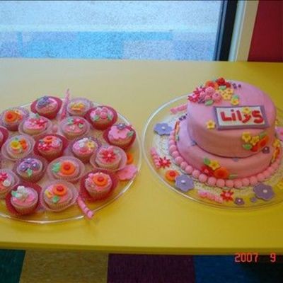 Pink Flower Fondant Cake