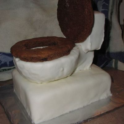 Toilet Cake