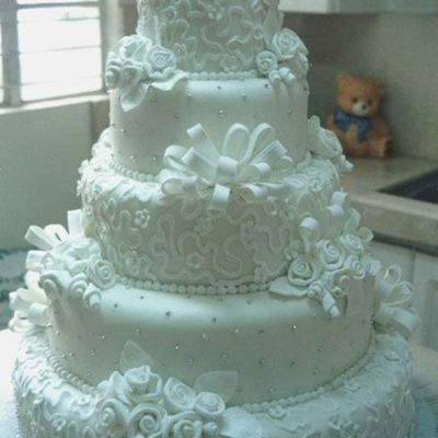 All White Cornelli And Pearls