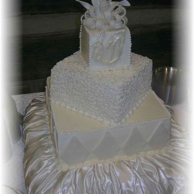 Wedding Cake With Fondant Bow