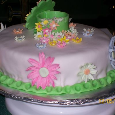 Fondant Daisy Cake