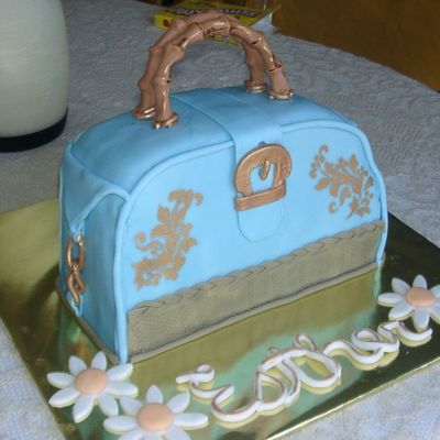 Gold Chain Purse Cake