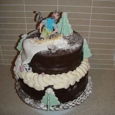 Snowboarder Cake
