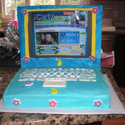 Icarly Laptop Cake