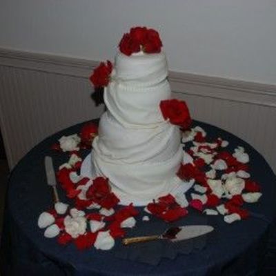 Wedding Cake With Fresh Flowers