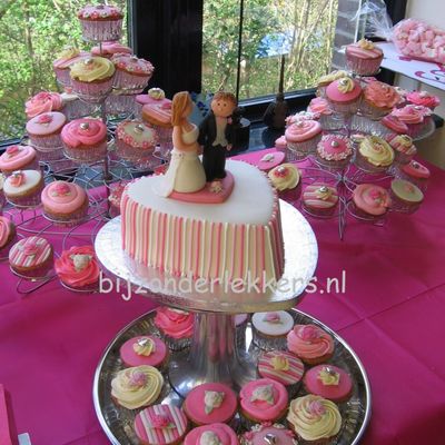 Cupcake Wedding In Pink And Silver With Small Roses