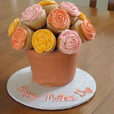Mothers Day Cupcake Bouquet With Cake Flower Pot