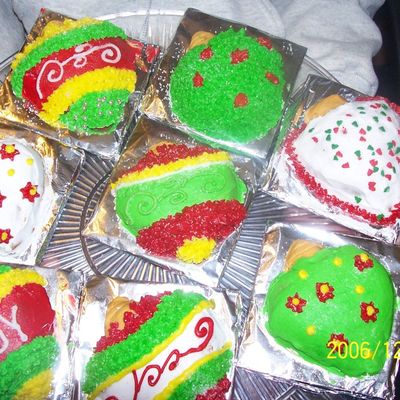 Mini Ornament Cakes