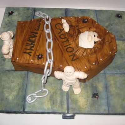 Mummy- Capital Confectioners Cake & Sugar Art Show Entry